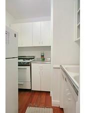 233 East 70th Street, Unit 3V Manhattan, NY 10021 - Photo 2 of 6