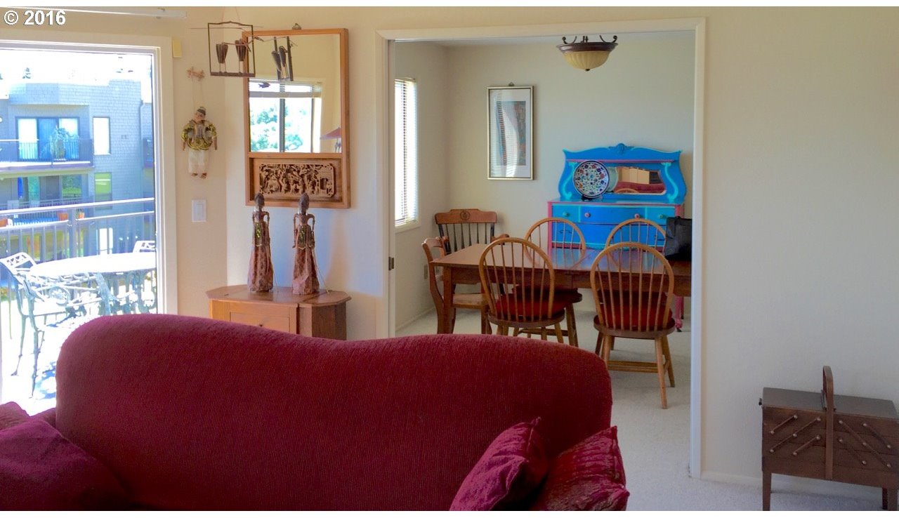 5620 Southwest Riverside Lane, Unit 18 Portland, OR 97239 - Photo 7 of 11 Gallery Image 7