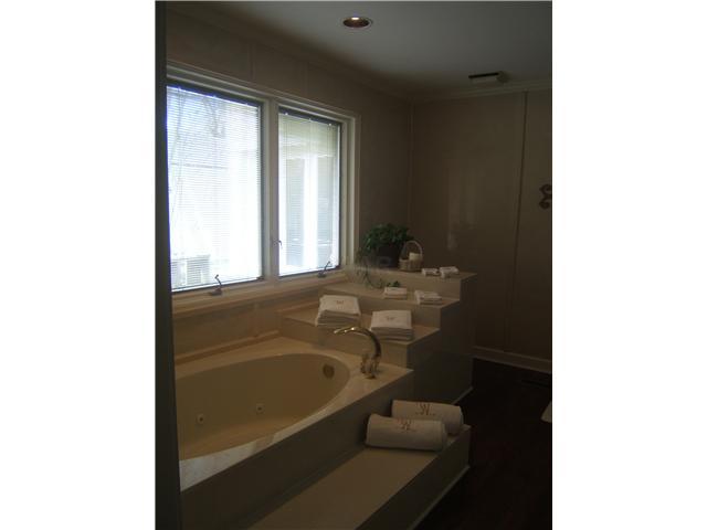 5267 Lexington Road Memphis, TN 38120 - Photo 10 of 12 Gallery Image 10