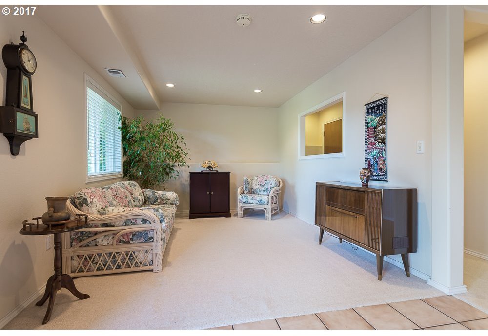 8762 Southwest Firview Place Beaverton, OR 97007 - Photo 15 of 19 Gallery Image 15