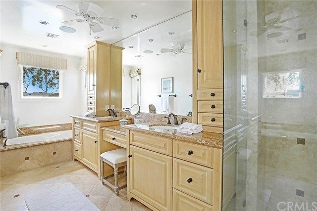 $2,900,000 | 208 Grand Canal, Newport Beach, CA 92662