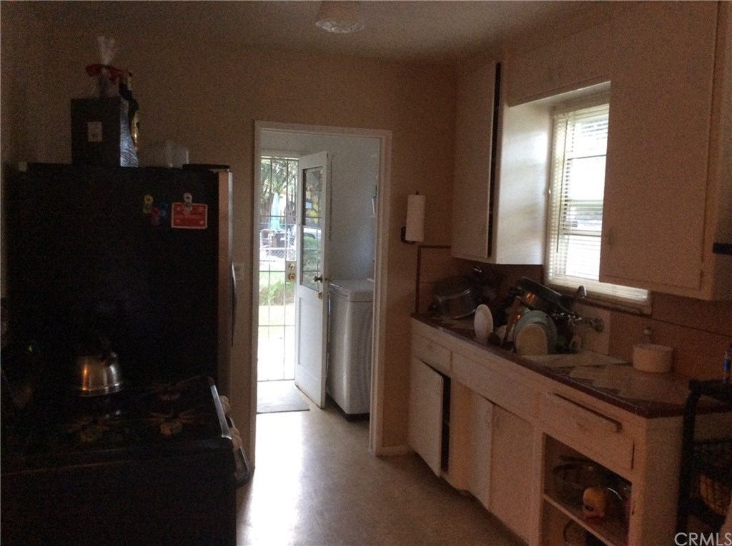 8564 Cole Street Downey, CA 90242 - Photo 9 of 14