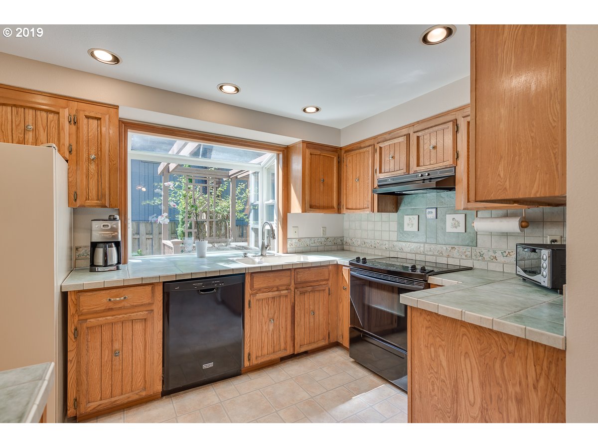 6205 Southwest Wilson Avenue Beaverton, OR 97008 - Photo 5 of 14