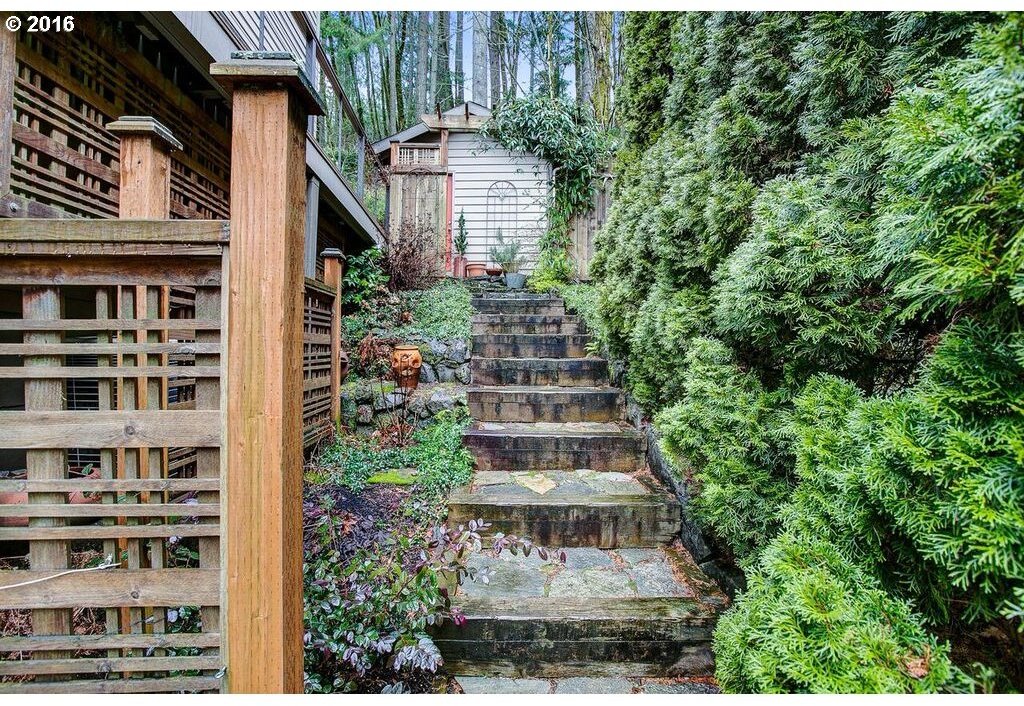 10737 Southwest Lancaster Road Portland, OR 97219 - Photo 31 of 32 Gallery Image 31