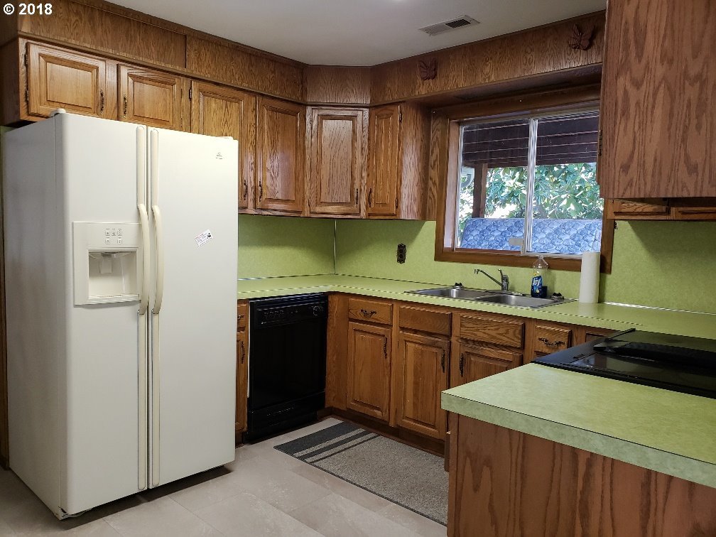 4173 Canyonville-Riddle Road Riddle, OR 97469 - Photo 16 of 28