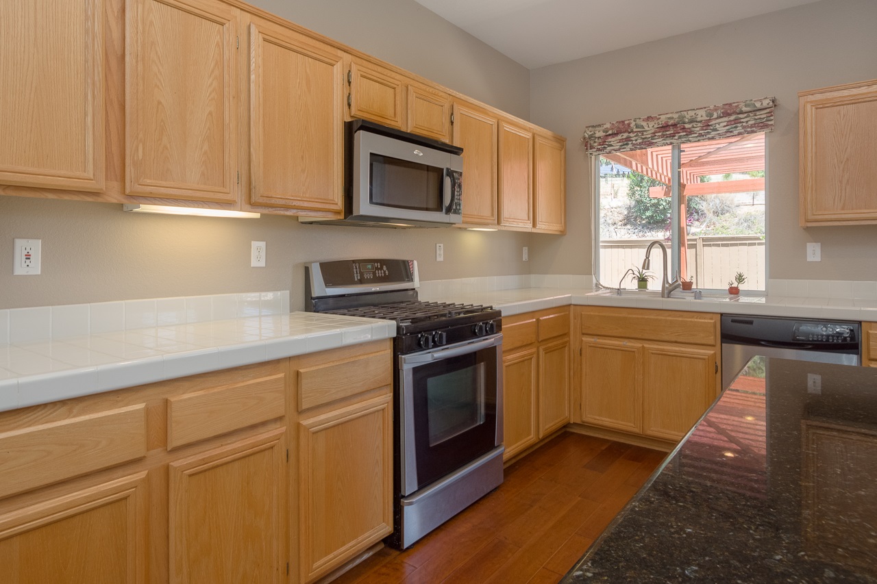 5046 Lake Circle Road Fallbrook, CA 92028 - Photo 5 of 25 Gallery Image 5