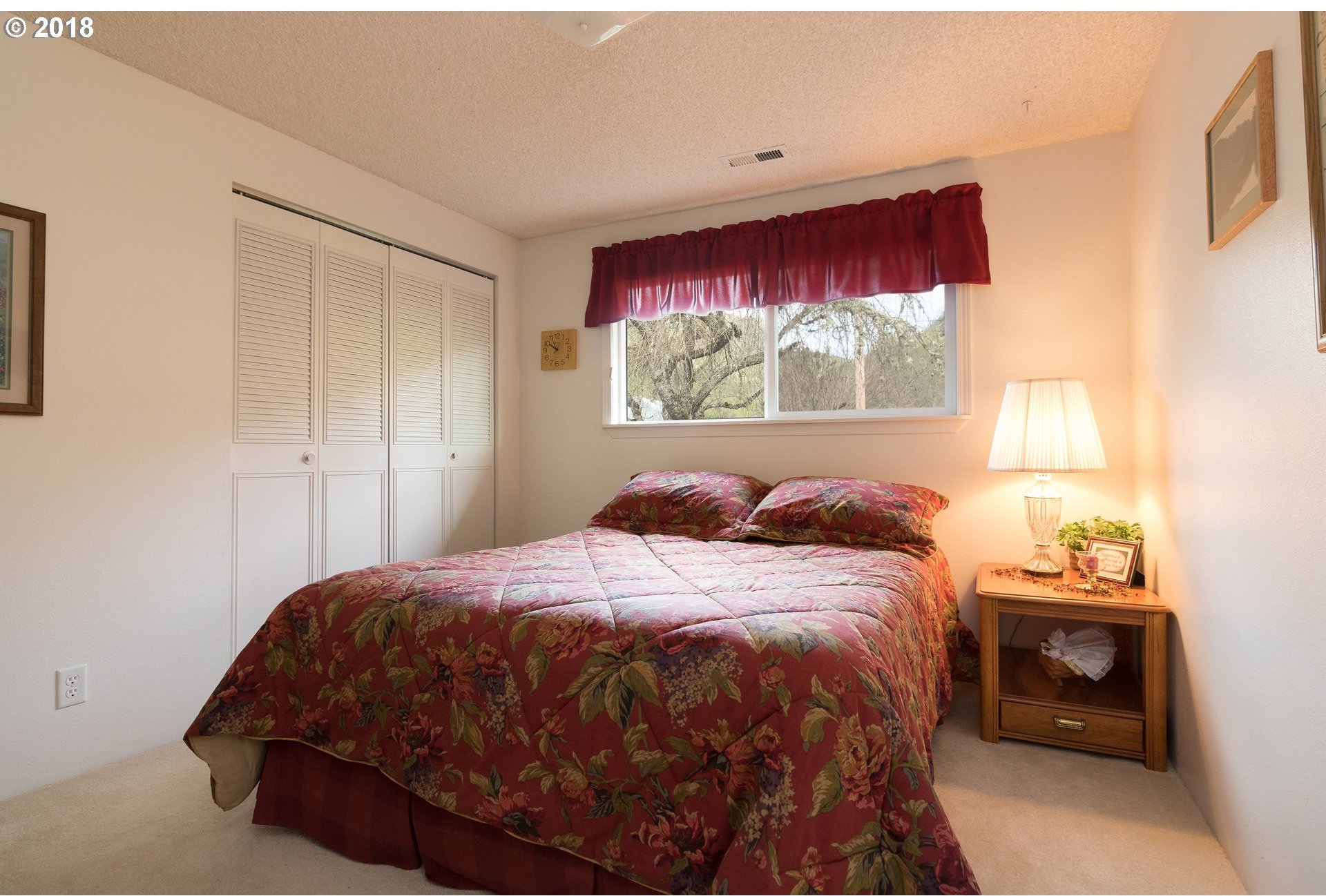 17573 North Bank Road Roseburg, OR 97470 - Photo 7 of 24 Gallery Image 7