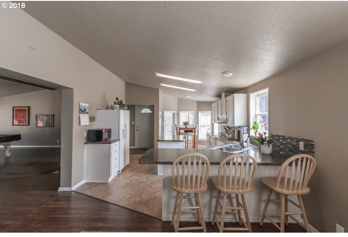 30859 Pineway Road Lebanon, OR 97355 - Photo 4 of 13 Gallery Image 4