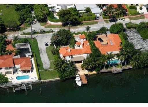 6001 Pine Tree Drive Miami Beach, FL 33140 - Photo 15 of 16