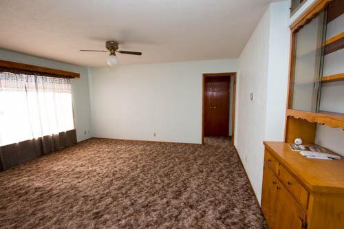 180 Manning Avenue Reedley, CA 93654 - Photo 6 of 24