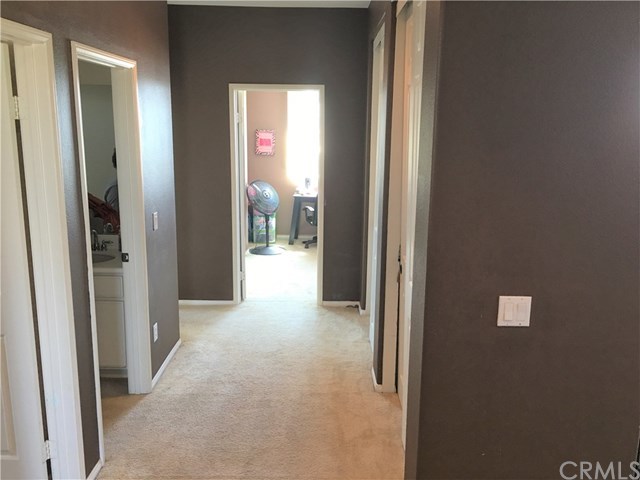692 Apache Street San Jacinto, CA 92582 - Photo 26 of 36 Upstairs hallway