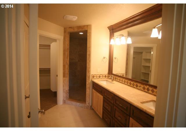 7945 Southwest Taylors Ferry Road Portland, OR 97223 - Photo 9 of 15 Gallery Image 9