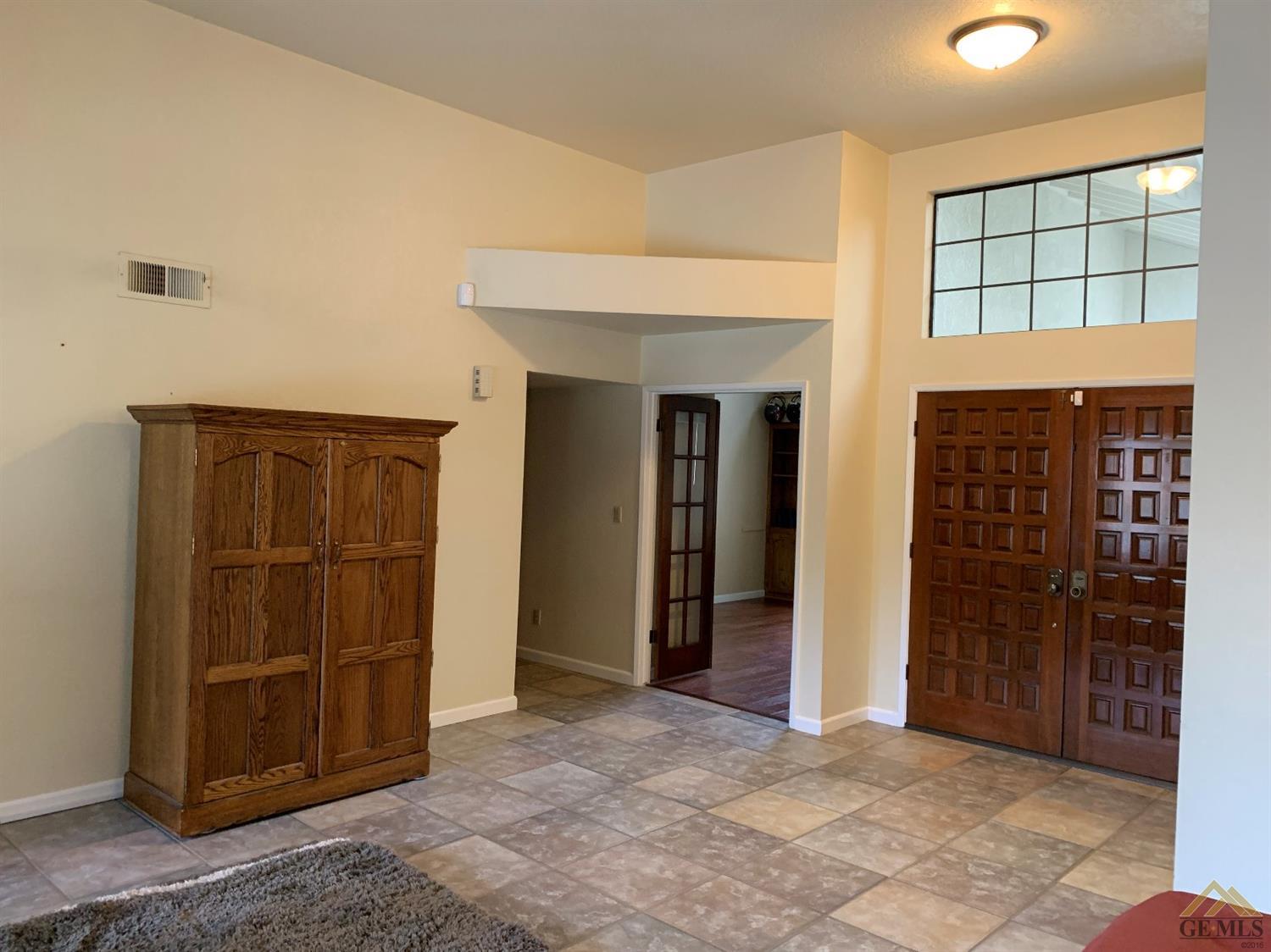 9600 Ridge Oak Drive Bakersfield, CA 93311 - Photo 4 of 40