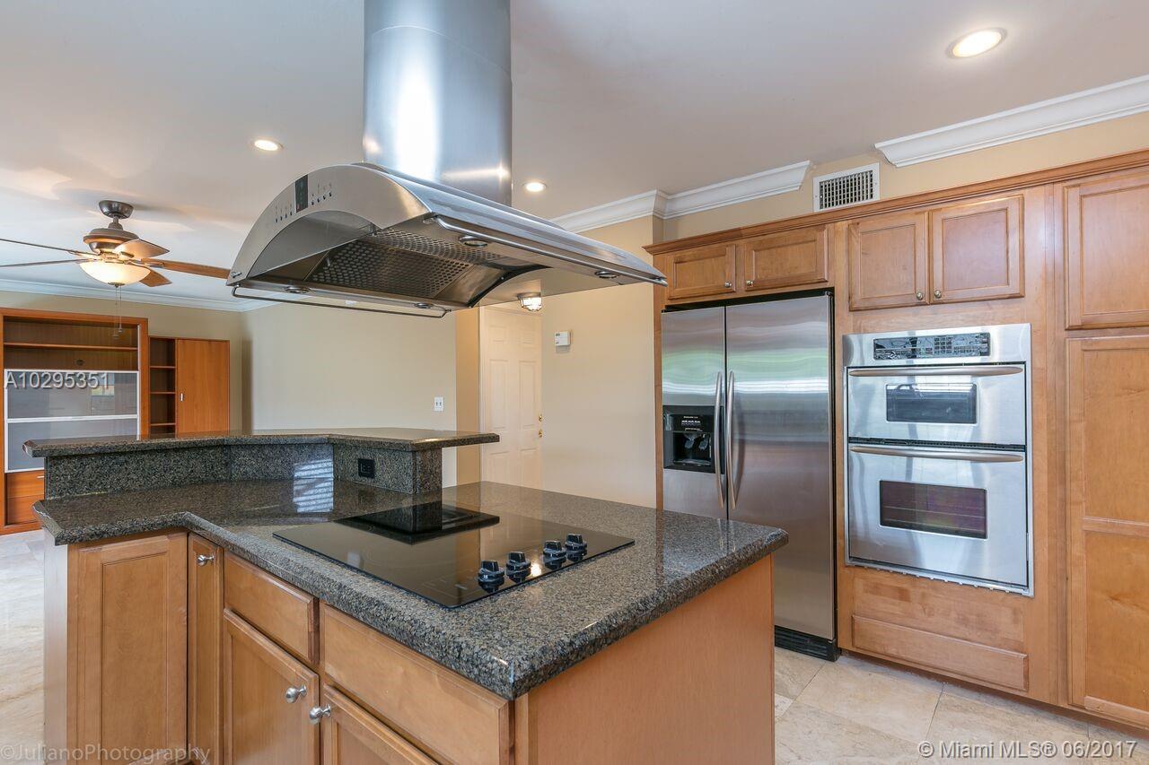 35 Southwest 136th Court Miami, FL 33184 - Photo 10 of 36