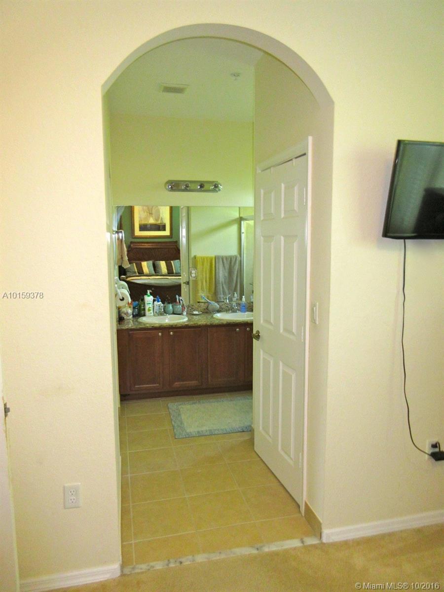 2851 Prospect Road, Unit 402 Fort Lauderdale, FL 33309 - Photo 21 of 34