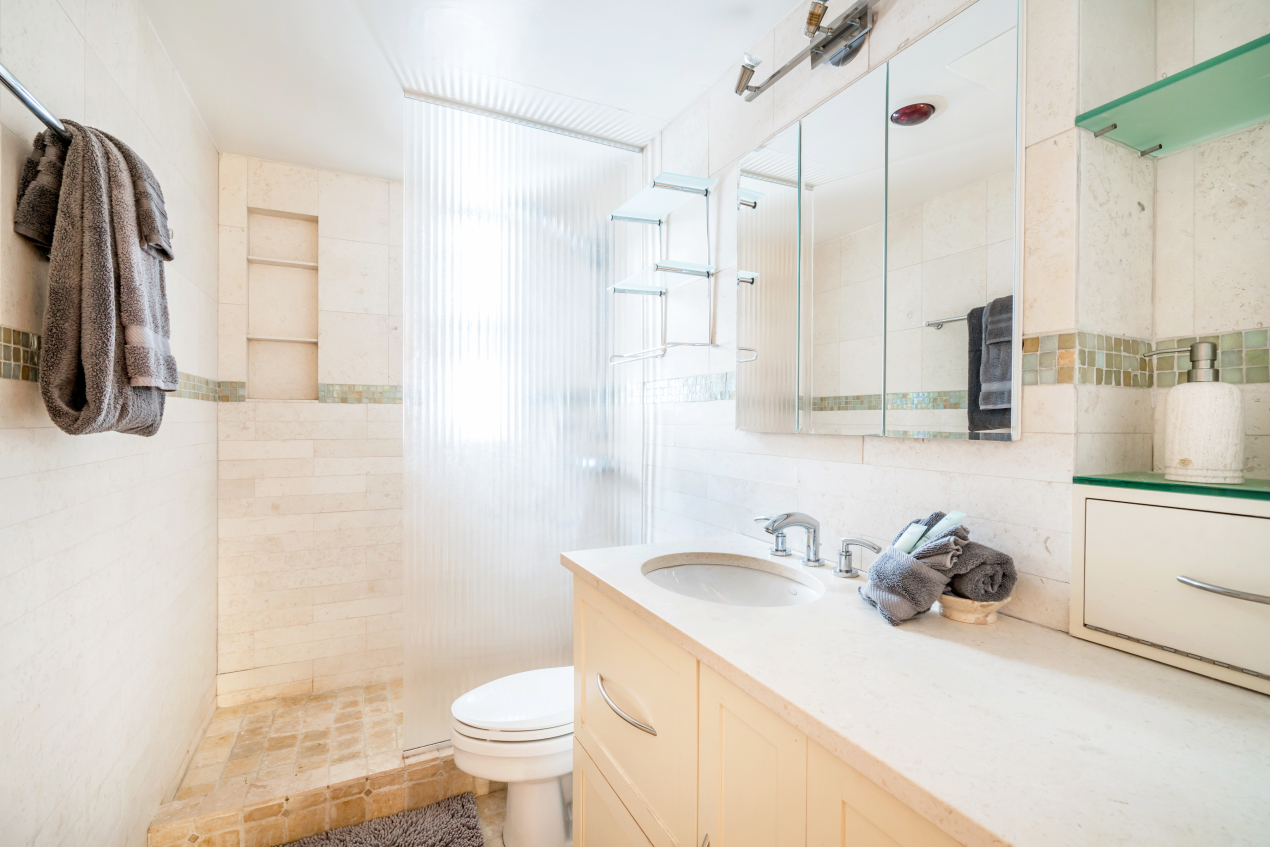 150 West 51st Street, Unit 1121 Manhattan, NY 10019 - Photo 6 of 7