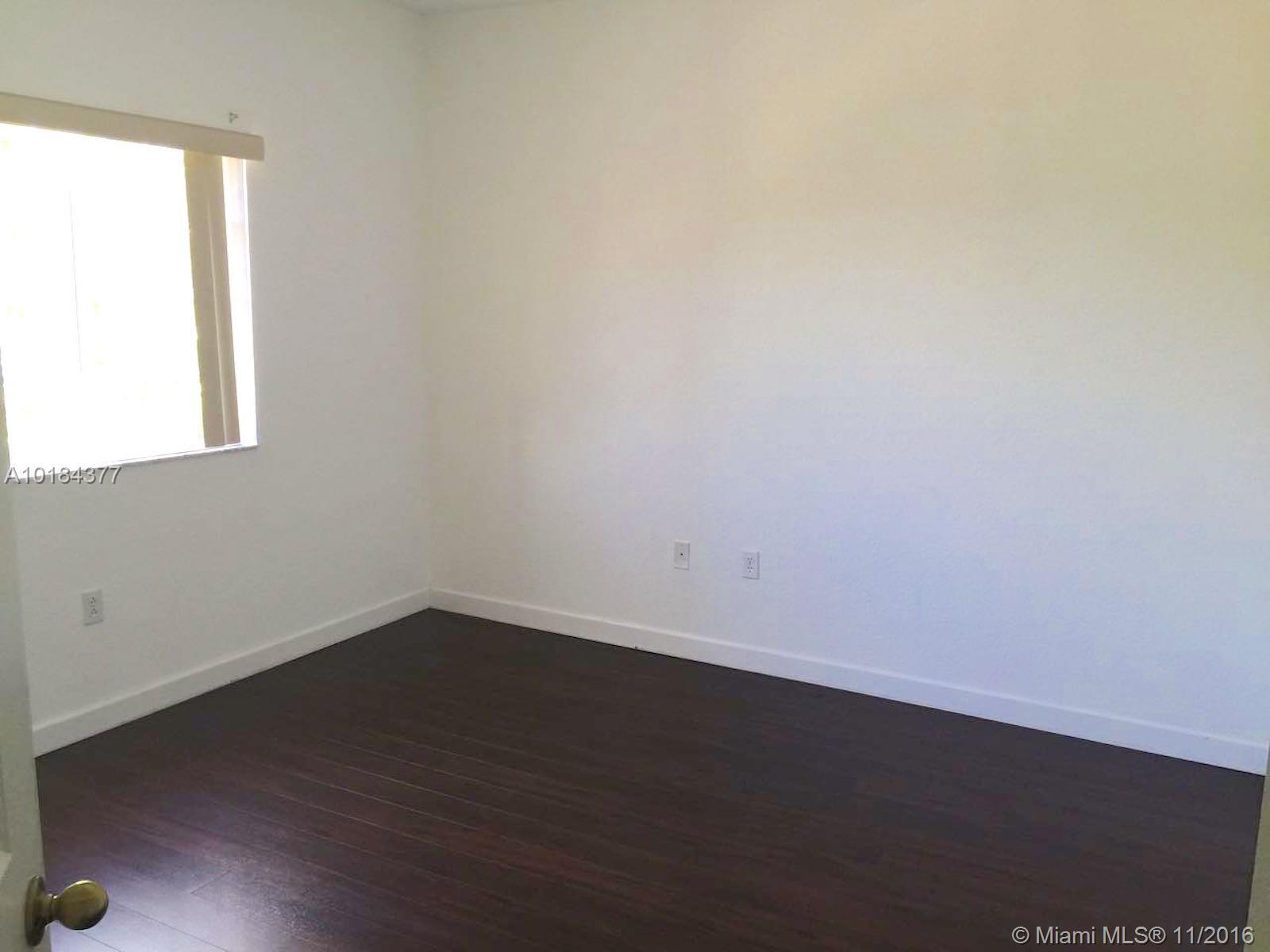 22012 Southwest 95th Place Cutler Bay, FL 33190 - Photo 8 of 16