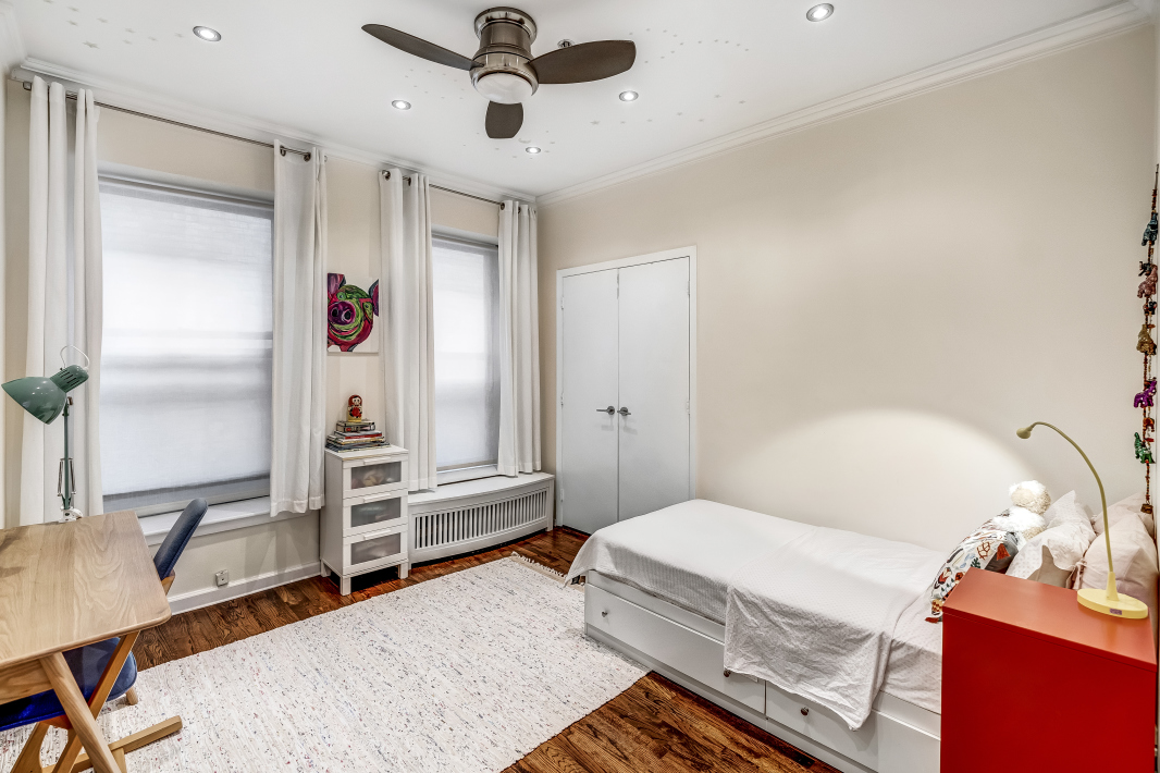 60 Pineapple Street, Unit 4J Brooklyn, NY 11201 - Photo 10 of 13