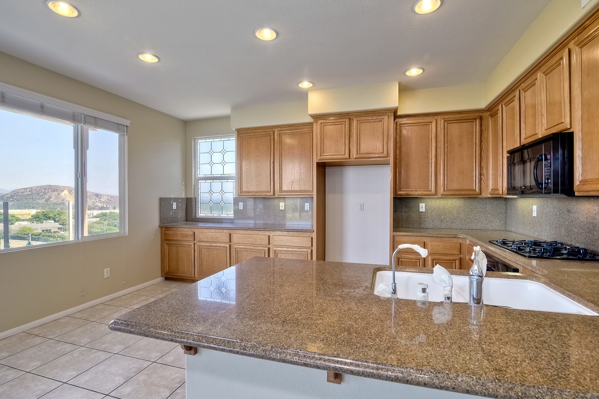 3716 Ridge Court Carlsbad, CA 92010 - Photo 7 of 23 Gallery Image 7
