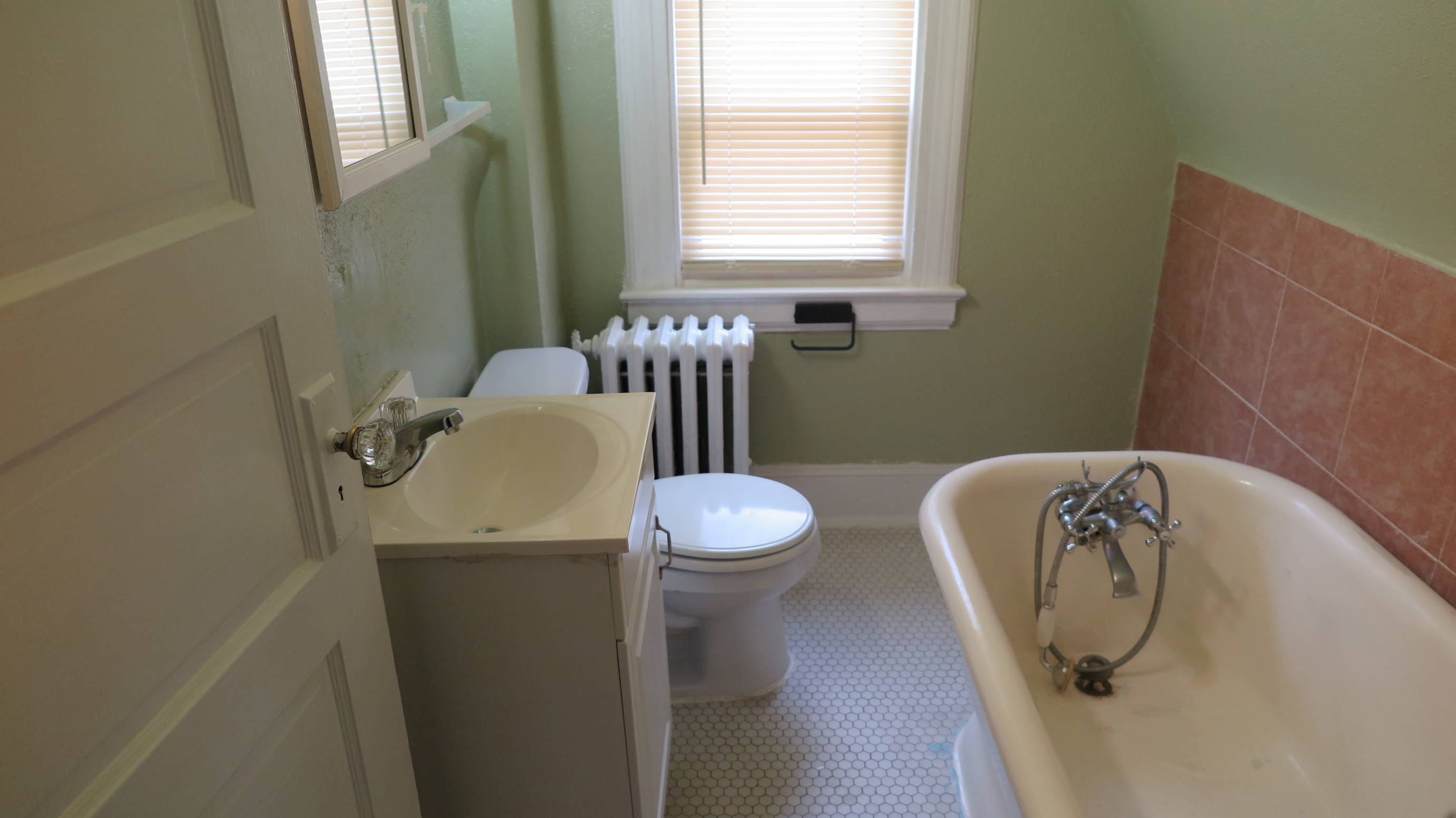 84-25 85th Avenue, Unit 3 Queens, NY 11421 - Photo 5 of 6