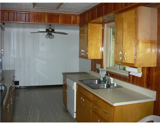 4043 Willett Road Baldwin, PA 15227 - Photo 7 of 15 Gallery Image 7
