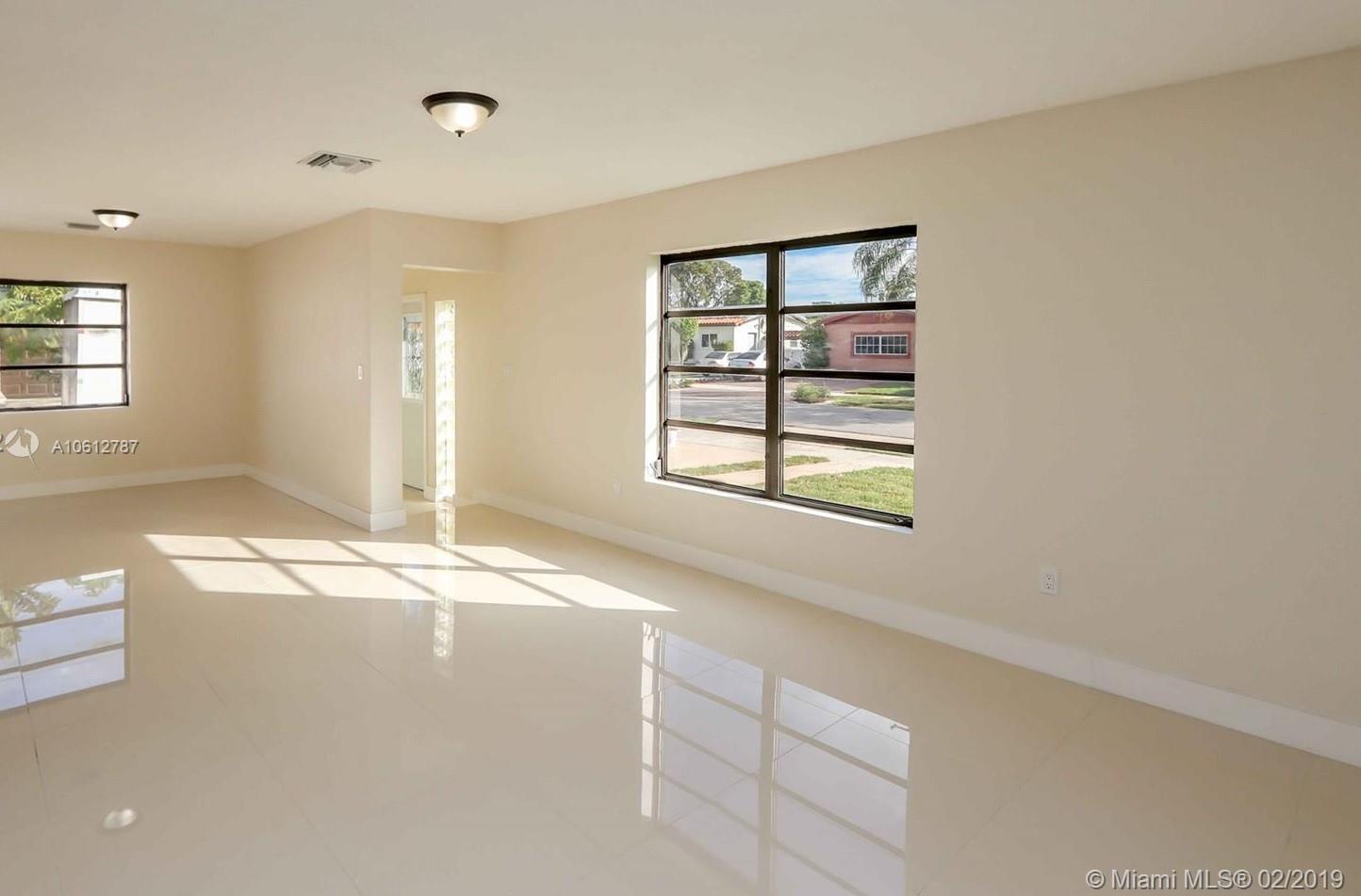 4634 Southwest 127th Place Miami, FL 33175 - Photo 5 of 23