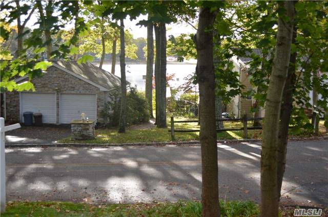 222 Lakeside Trail Ridge, NY 11961 - Photo 15 of 16 Gallery Image 15