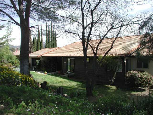 2943 Verde View Road Alpine, CA 91901 - Photo 2 of 25 Easy care front yard