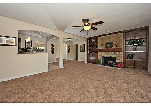 2426 Reed Road Escondido, CA 92027 - Photo 5 of 16 Family Room / Dining Room