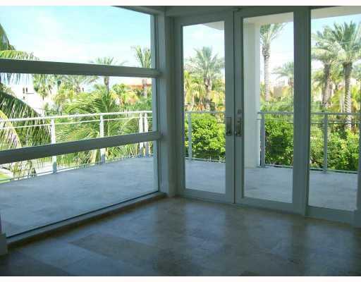 240 Fernwood Road, Unit A Key Biscayne, FL 33149 - Photo 10 of 12