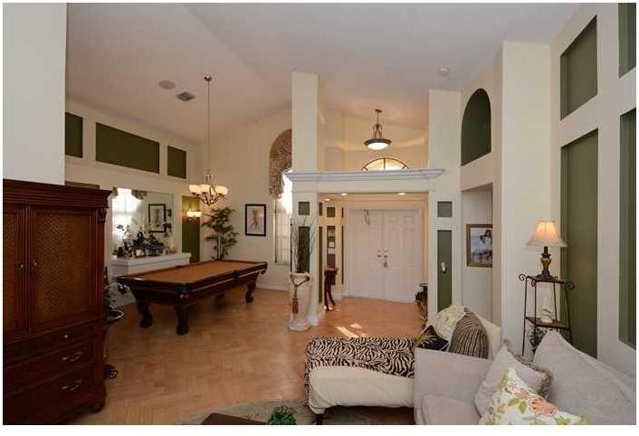 3230 Overlook Road Davie, FL 33328 - Photo 10 of 23