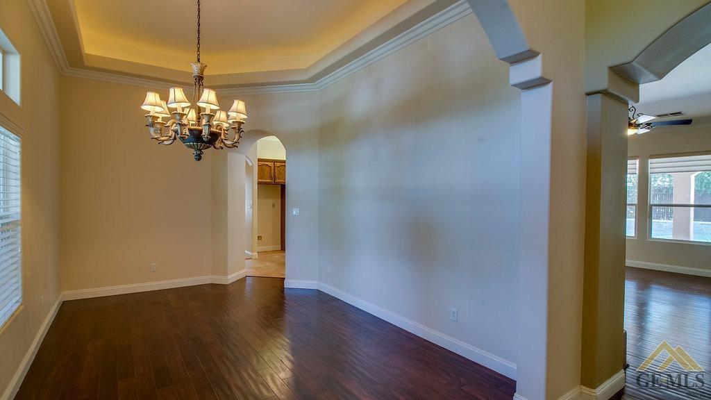 10207 Skiles Drive Bakersfield, CA 93311 - Photo 13 of 34