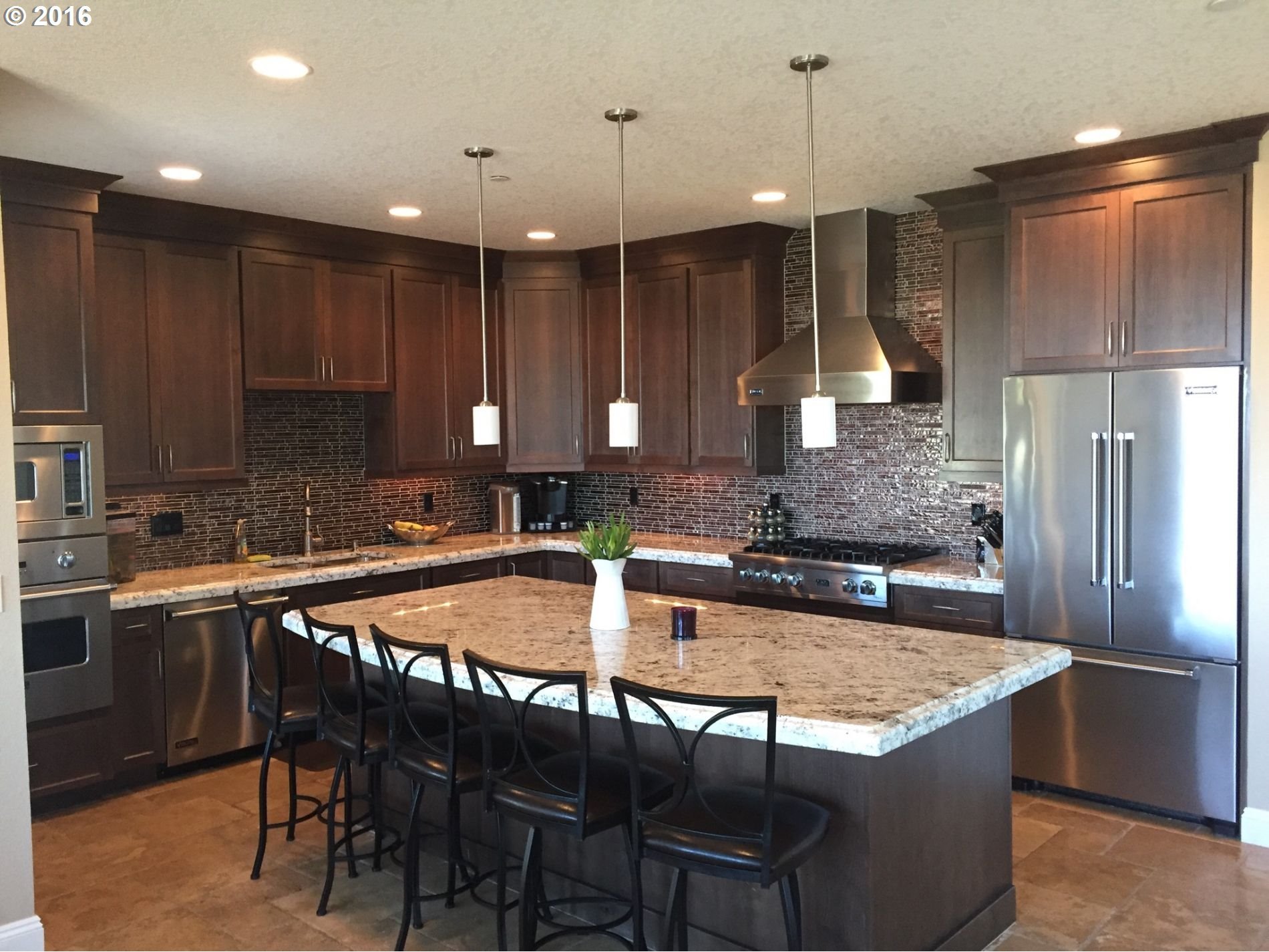 1538 Southwest Walters Loop Gresham, OR 97080 - Photo 5 of 20 Gallery Image 5