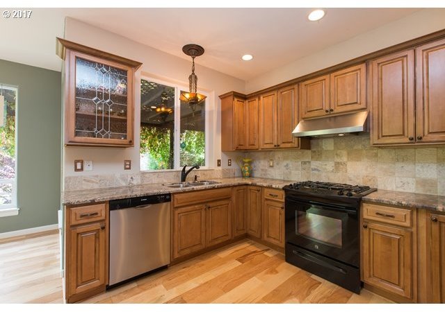 609 Ridgeview Court Hood River, OR 97031 - Photo 16 of 31 Gallery Image 16
