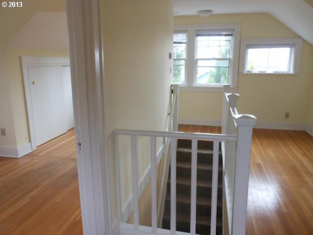 244 Southwest Idaho Street Portland, OR 97219 - Photo 13 of 15 Gallery Image 13
