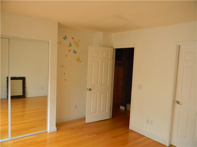 2355 Caringa Way, Unit 4 Carlsbad, CA 92009 - Photo 11 of 25 Enty to full bath from bedroom and hallway.