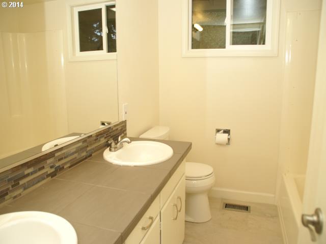 20075 Northwest Phillips Road Hillsboro, OR 97124 - Photo 1 of 16 Gallery Image 1