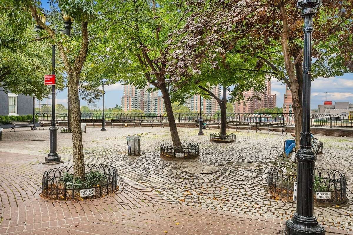 530 East 72nd Street, Unit 18B Manhattan, NY 10021 - Photo 11 of 16