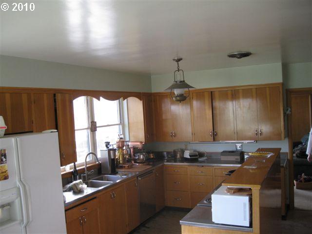 1840 East Lincoln Road Woodburn, OR 97071 - Photo 3 of 14 Gallery Image 3