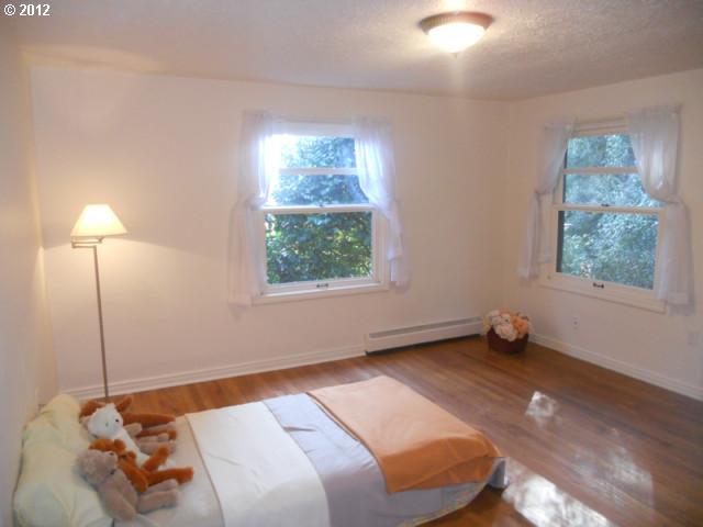 1425 Southwest Taylors Ferry Road Portland, OR 97219 - Photo 9 of 16 Gallery Image 9
