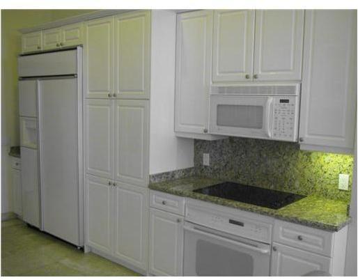 808 Brickell Key Drive, Unit 404 Miami, FL 33131 - Photo 6 of 10