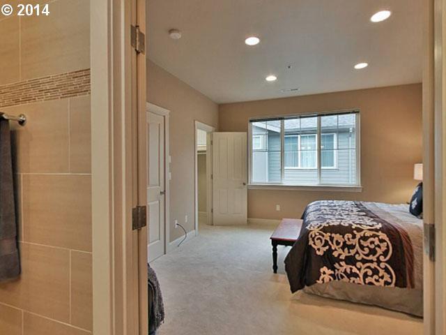 2378 Northwest Raleigh Street, Unit 11 Portland, OR 97210 - Photo 16 of 16 Gallery Image 16