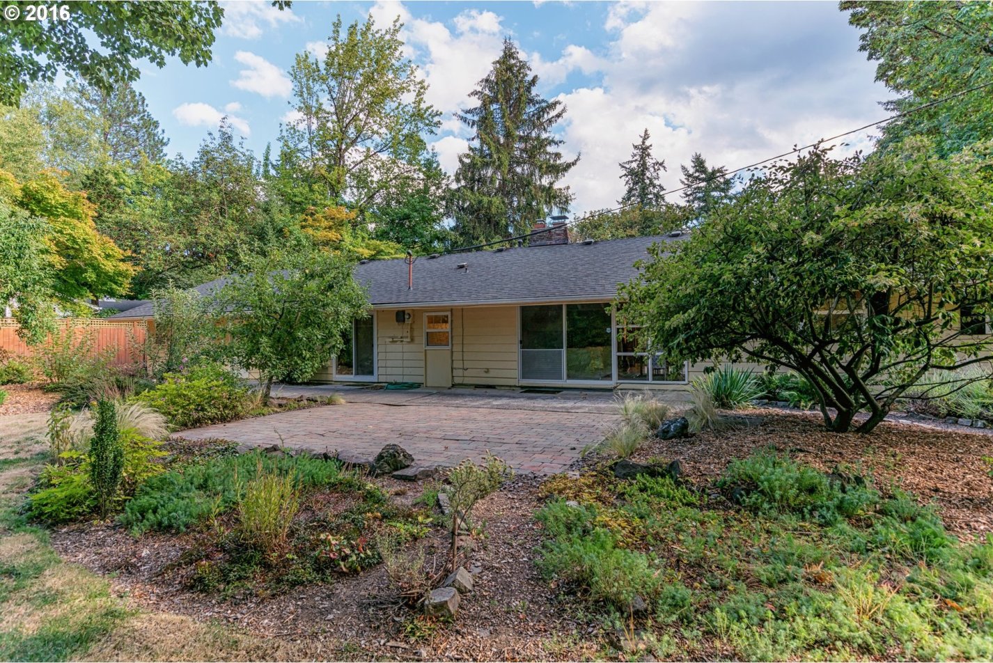 6339 Southwest Peyton Road Portland, OR 97219 - Photo 23 of 32 Gallery Image 23