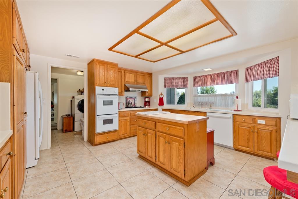 956 Pepper Tree Lane Fallbrook, CA 92028 - Photo 7 of 19