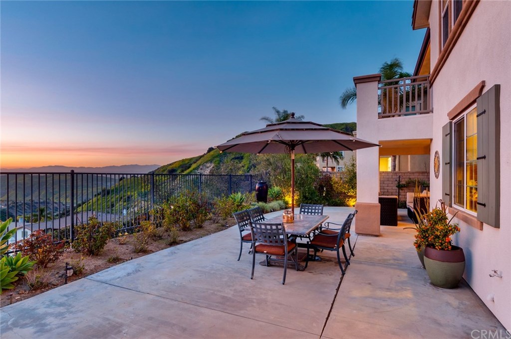 2106 Saltbush Circle Corona, CA 92882 - Photo 5 of 62