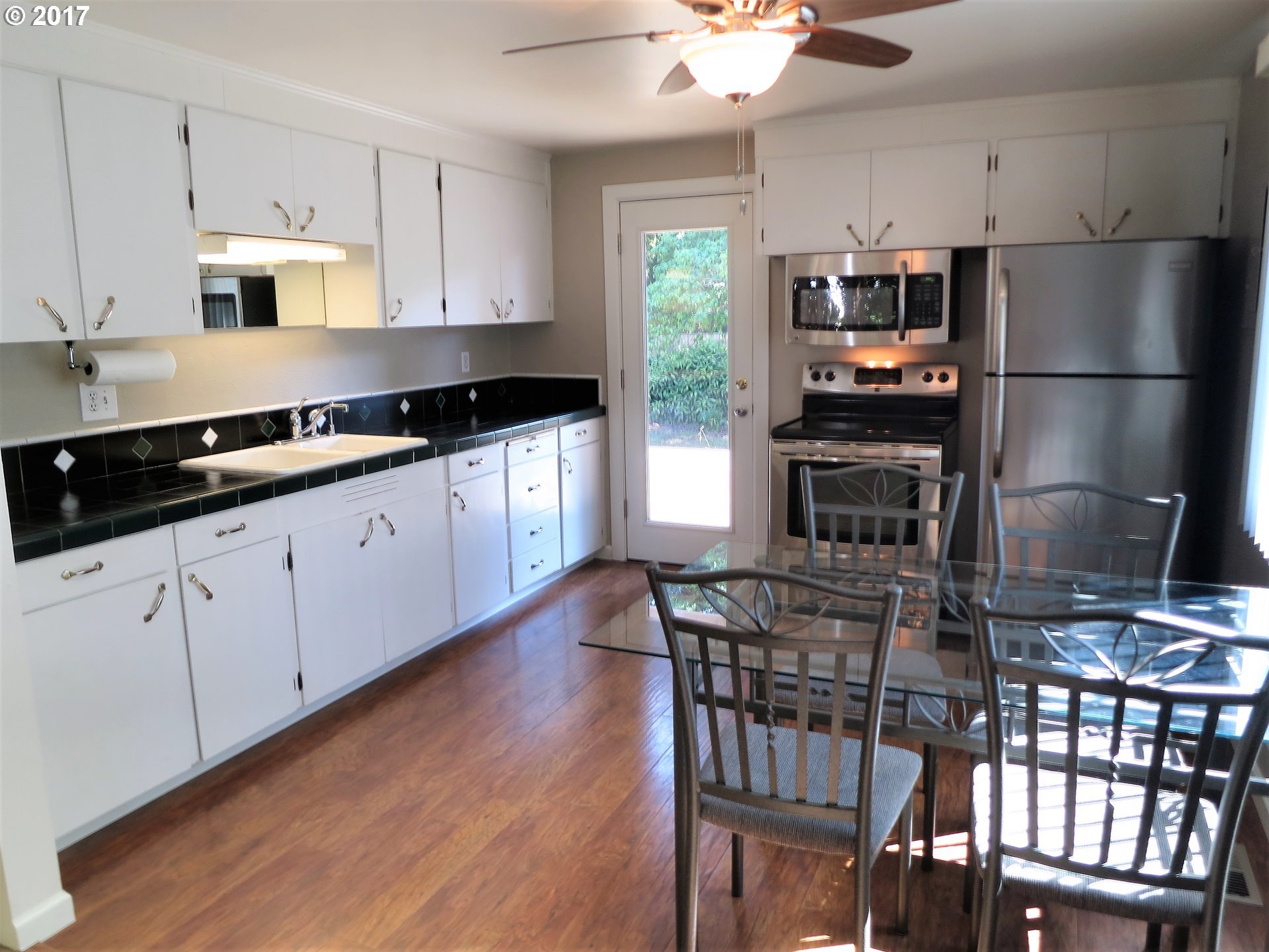 7280 Southwest Taylors Ferry Road Tigard, OR 97223 - Photo 2 of 13 Gallery Image 2