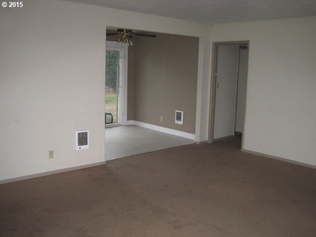 904 Chenowith Loop Road The Dalles, OR 97058 - Photo 8 of 24 Gallery Image 8