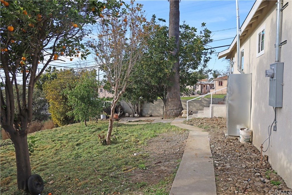 901 South Clymar Avenue Compton, CA 90220 - Photo 10 of 12