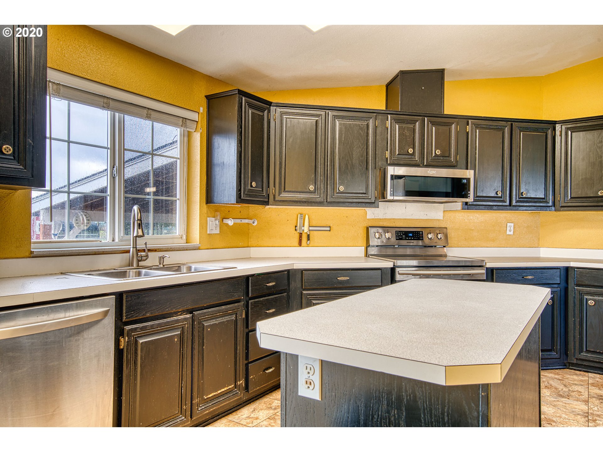 9910 Hoffman Road Monmouth, OR 97361 - Photo 3 of 32 Gallery Image 3