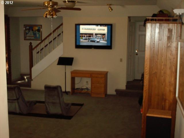 7320 Southwest Gable Park Road Portland, OR 97225 - Photo 10 of 16 Gallery Image 10